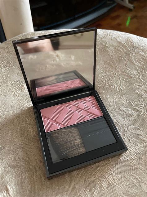 burberry cameo blush no 2|Burberry Light Glow (blush) in n. 2 (Cameo).